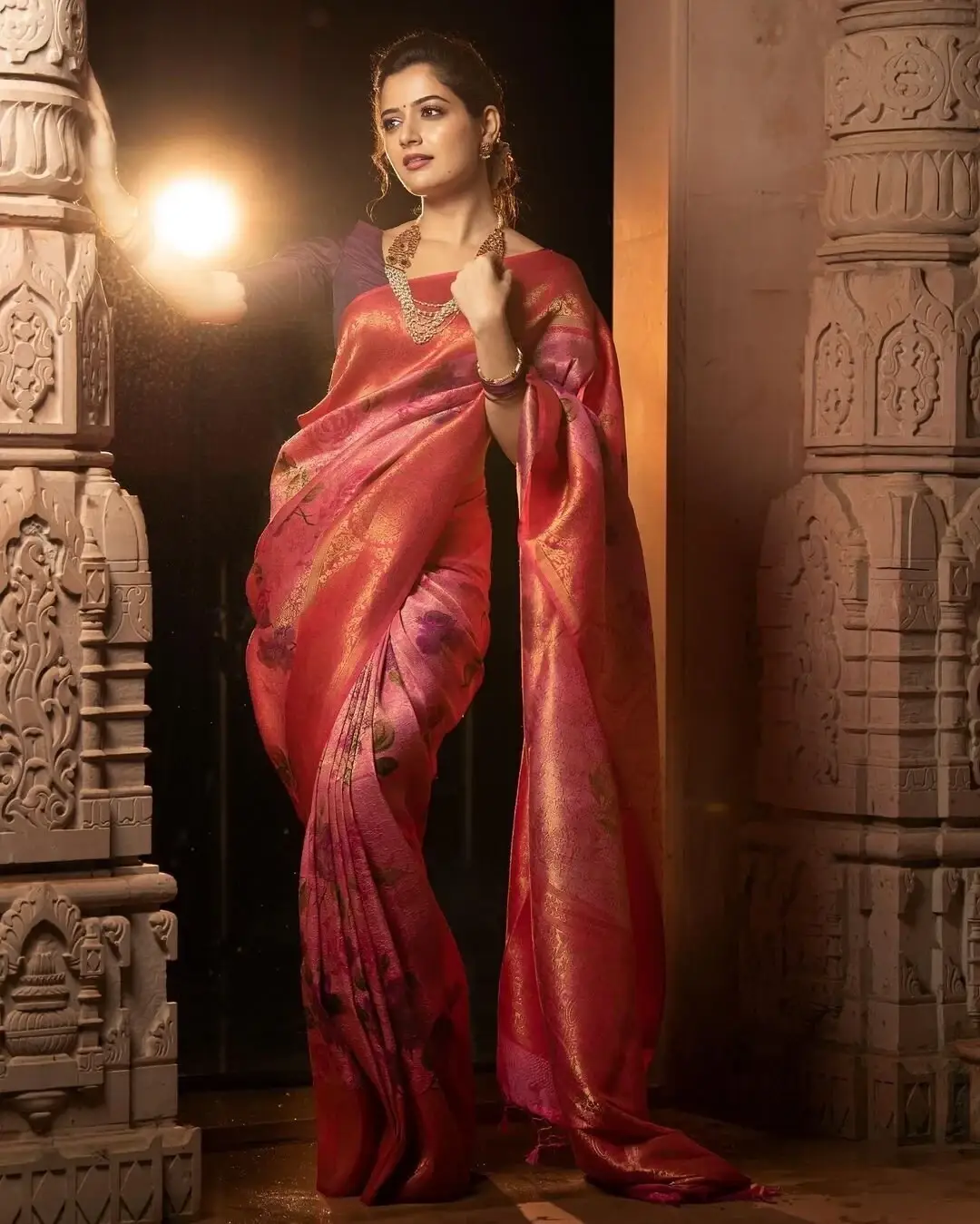 SOUTH INDIAN MODEL ASHIKA RANGANATH PHOTOSHOOT IN RED SAREE 3